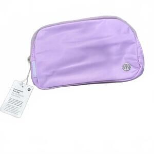 Lululemon Everywhere Belt Bag in Lavender